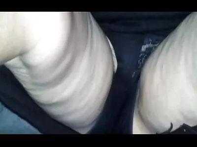 Baiser un Asiatique en costume de lapin. culotte vibrante porn