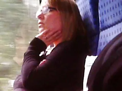 Baiser une grosse bite et donner du mandingue pas de culotte xxx dans différentes positions