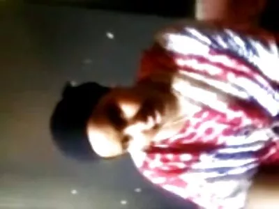 Les hommes barbus apprécient le sexe en groupe occasionnel avec video x petite culotte des beautés
