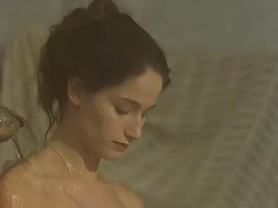 Une jeune femme change de mature culotte fendue petit ami avant de l'épouser.