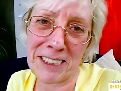Le video x culotte jeune homme frappa le prochain idiot du mieux qu'il put