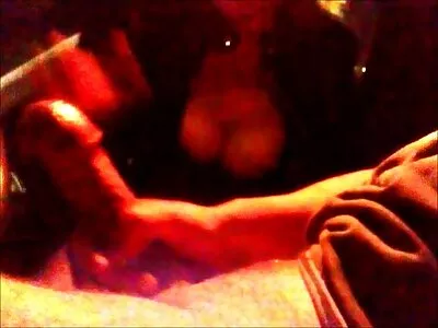 Bas beauté plantureuse hurle de plaisir à petite culotte porn chevaucher une bite