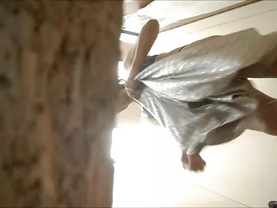 Oubliant video x sans culotte le travail, le couple s'est impliqué dans l'amour