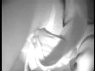 Black John éjacule dans le trou tendre culottes porno de la fille Cindy