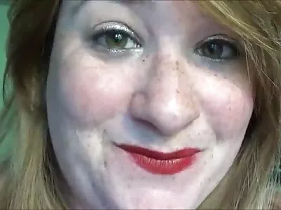 Douce fille noire aux gros seins baise dans le gazebo. sans culotte porn