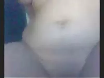 Jolie milf baisée dans le cul culottes porno dans un complexe tropical