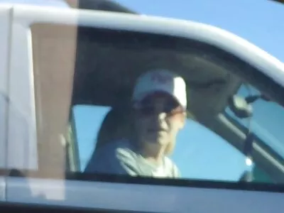 Le patron fait une vidéo premium avec sans culotte xxx la secrétaire en bas et prend du sperme sur elle