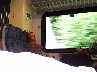 pendant que sa femme fait une sieste dans le sauna, petite culotte porn son mari trompe une blonde excitée