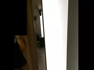 Bas Fille maigre avec deux pas de culotte porno mecs ayant un orgasme à double pénétration