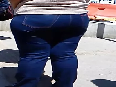 une femme avec un gros cul adore culotte mouillée xxx baiser