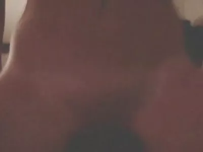 Belle tatouée aime baiser une bite culotte xxx dure