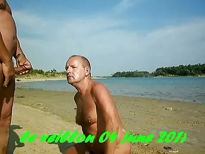 Grande sans culotte porn belle femme aime gangbang et massage aux gros seins