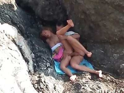 Blonde en bas porno culotte blanche ouvre l'accès au vagin et obtient l'orgasme tant attendu