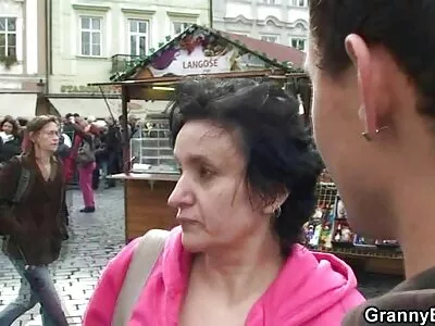 Deux lesbiennes se baisent le cul dans l'aine et pornoculotte des photos nues