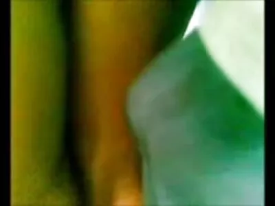 maman en robe rouge laisse tomber sa culotte petites culottes porn pour du vrai sexe sur le lit